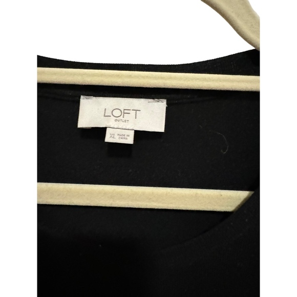 LOFT - Bllack, Crew Neck, Knotted front waist Sweater - Size XL - Picture 3 of 4